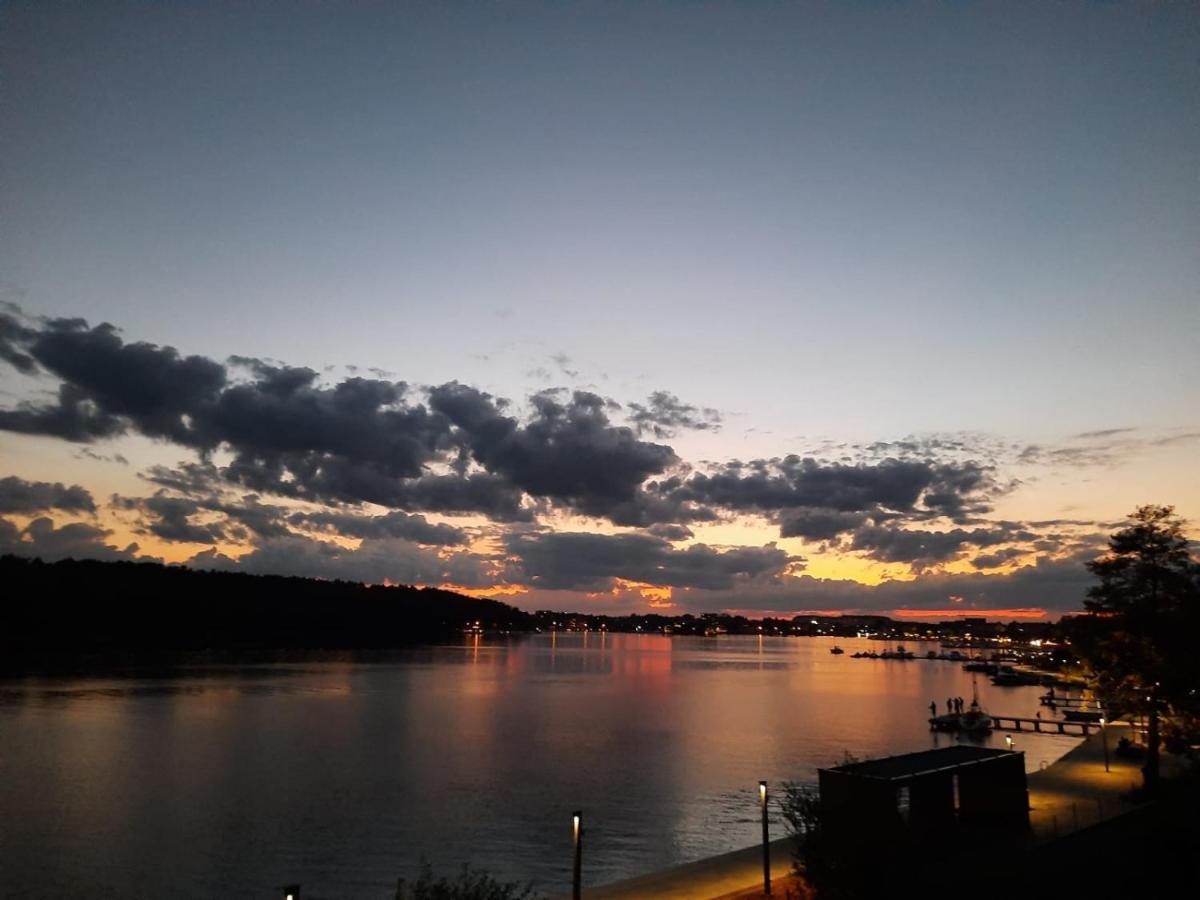 Gosciniec Pod Lipa Appartement Mikołajki Buitenkant foto
