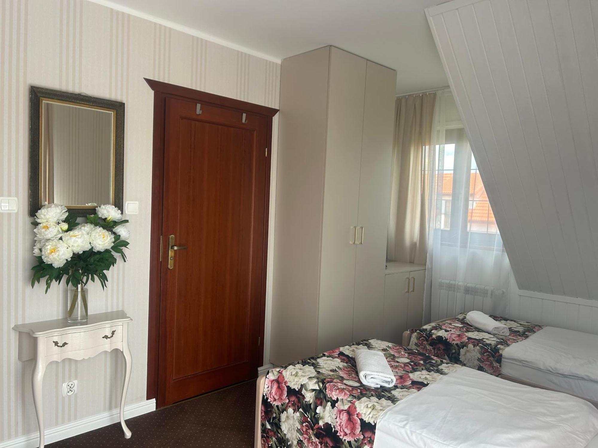 Gosciniec Pod Lipa Appartement Mikołajki Buitenkant foto