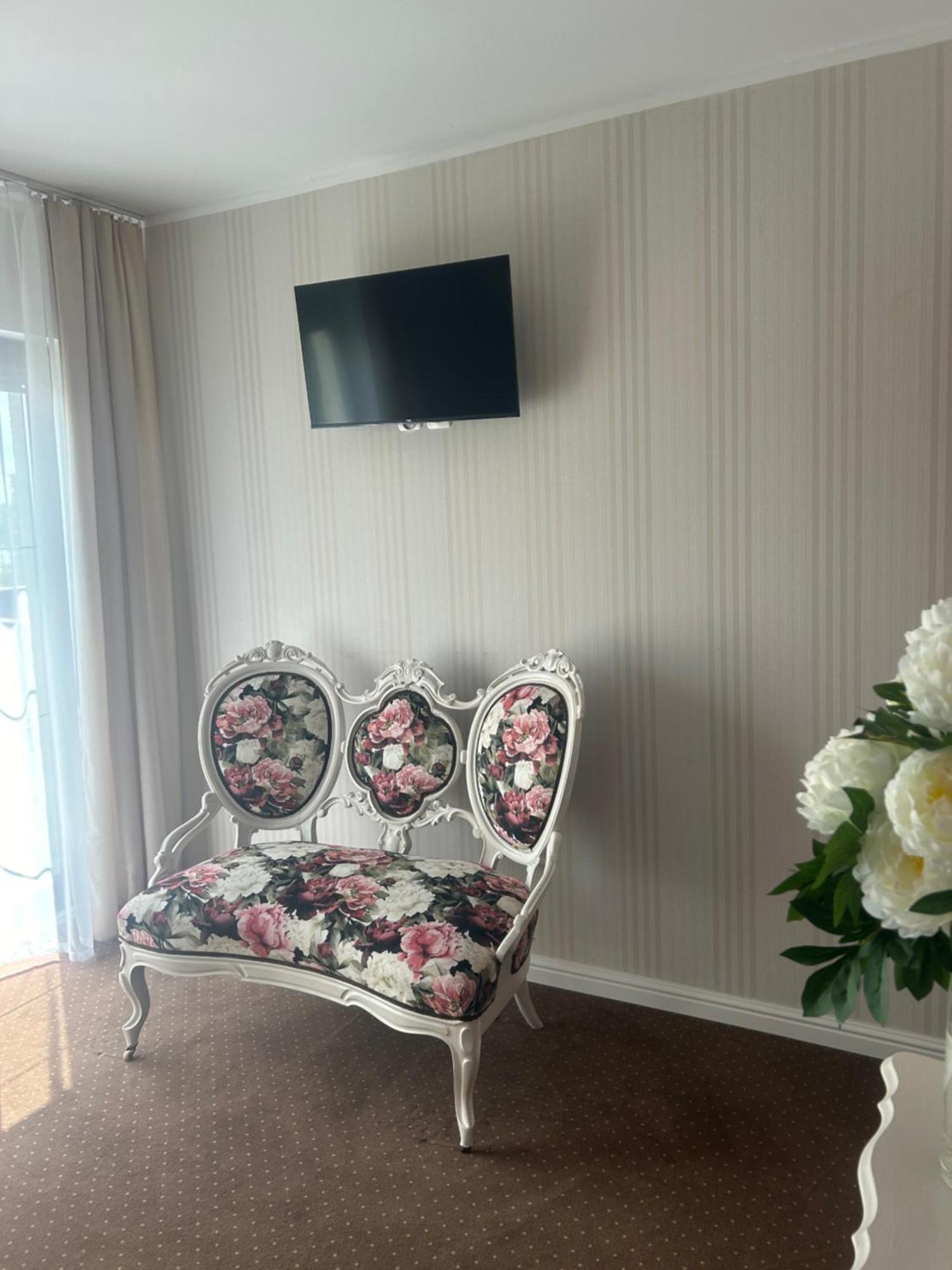 Gosciniec Pod Lipa Appartement Mikołajki Buitenkant foto
